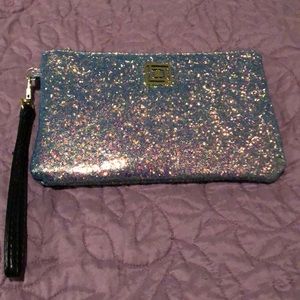 Phone charging wallet